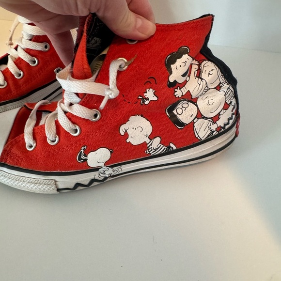 Chuck Taylor Peanuts Red high tops - Picture 2 of 13
